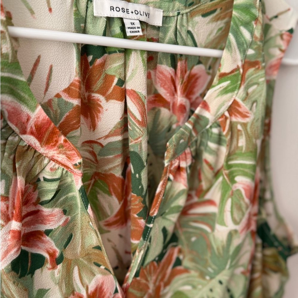 Rose & Olive Tropical Floral Sleeveless Blouse - Picture 2 of 4